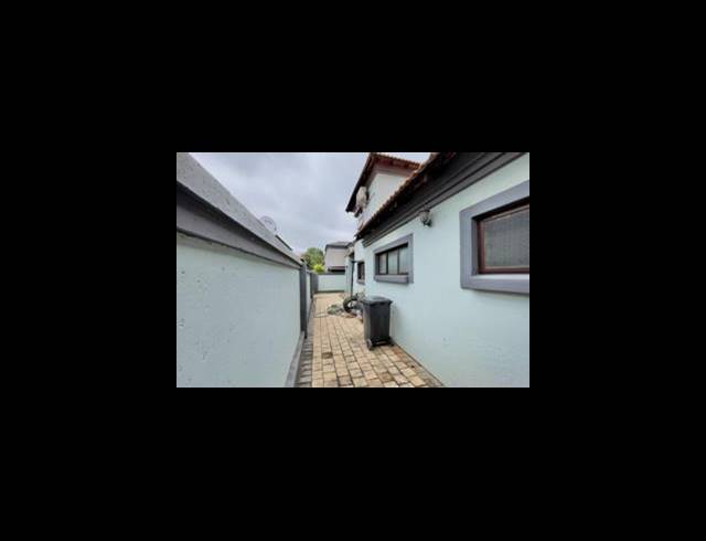 5 BEDROOM HOUSE FOR SALE IN THE ORCHARDS